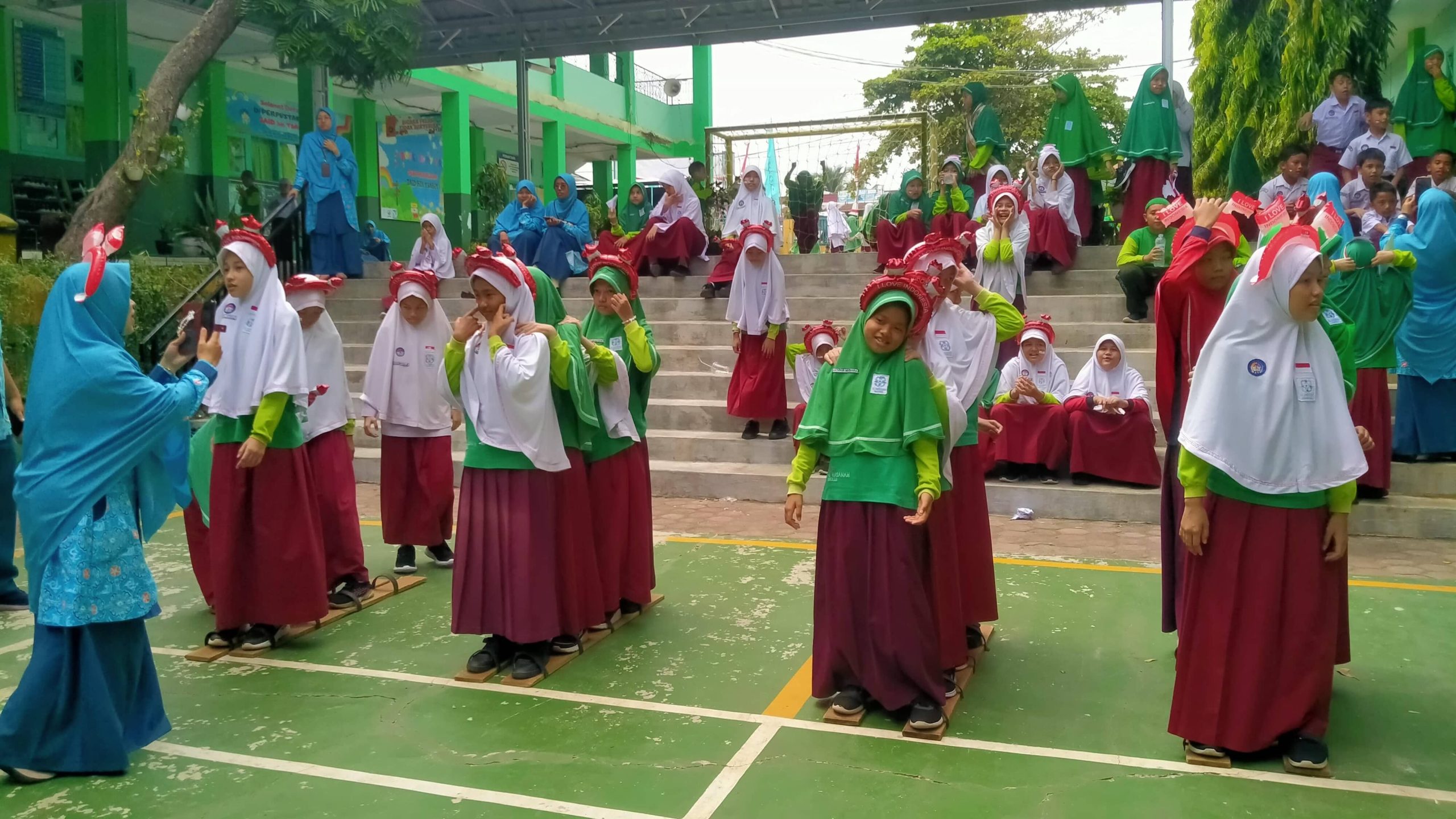 Peringatan HUT Republik Indonesia Ke 79 Di SDIT AlHasanah 1 2 Scaled 1