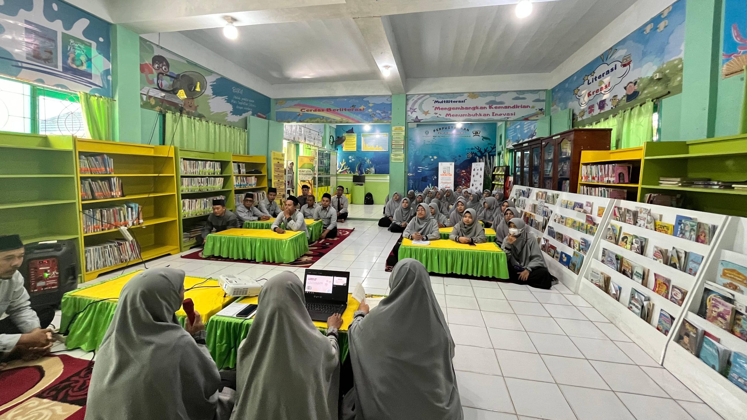 Gerakan Literasi Guru Sdit Al Hasanah 1 Bedah Buku Dari Rasulullah Untuk Pendidik 3 Scaled 1